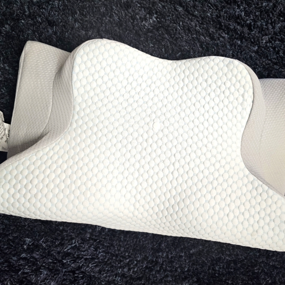 Dream Plush® Memory Foam Side Sleeper Pillow with Cooling Cover